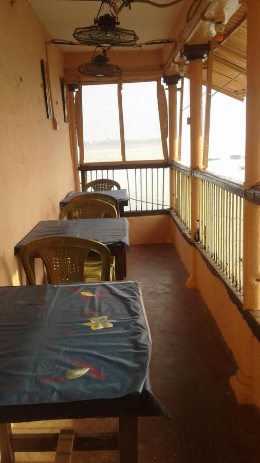 Sunrise Lodge Varanasi Ngoại thất bức ảnh