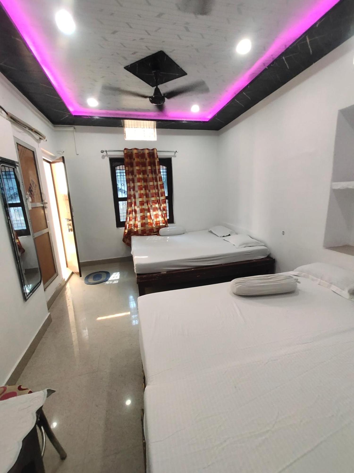 Sunrise Lodge Varanasi Phòng bức ảnh